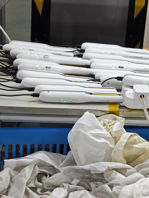 Máy duỗi và uốn tóc PTC với tấm phủ gốm và tourmaline và dây nguồn xoay 360°